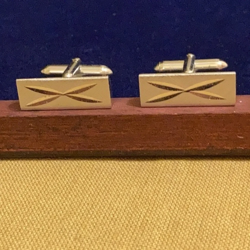Vintage Swank silver rectangle diamond cut cufflinks